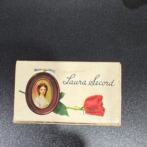 Laura Secord chocolate box